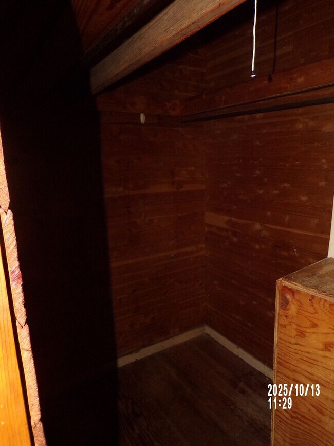 Building Photo - Very nice two-bedroom home located in the Walters area! One Dog under 20 lbs with owner approval!