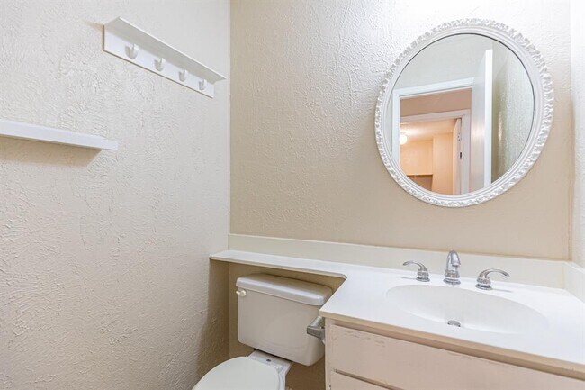 Building Photo - 9524 Quail Village Ln