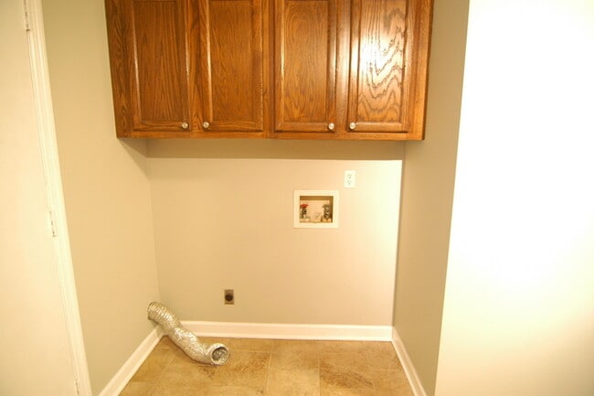 Building Photo - Inglewood Duplex Available Now!