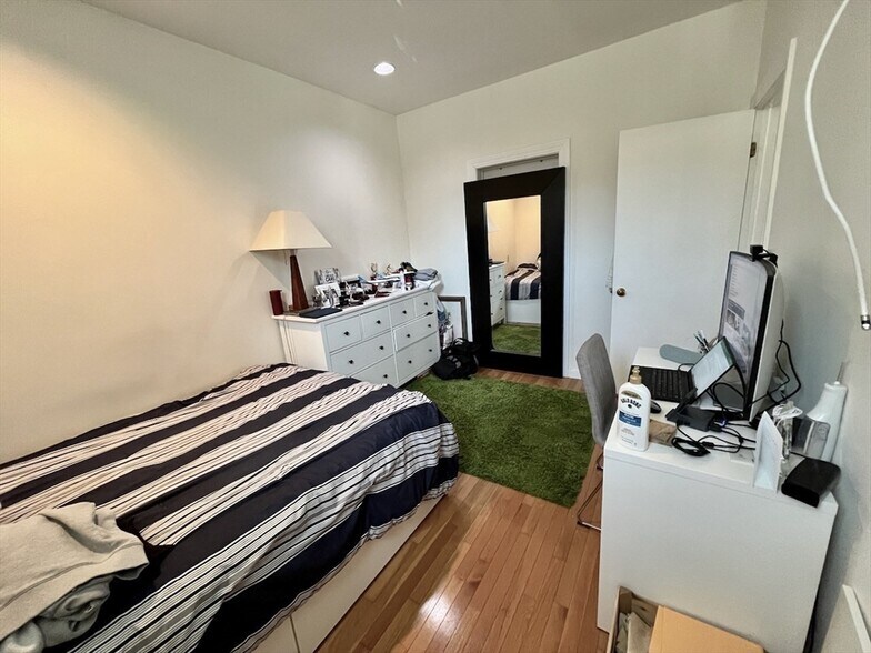 Building Photo - 133 Appleton St