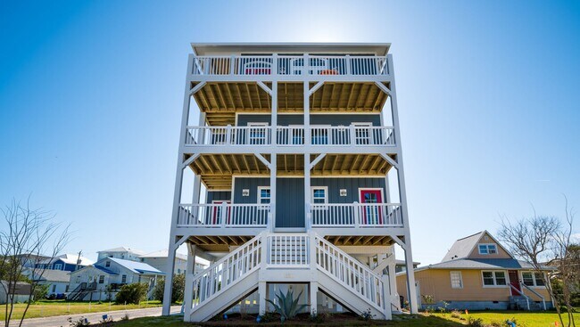 Building Photo - TIME TO SECURE A PROPERTY FOR THE FALL OF ...