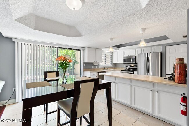 Building Photo - 5400 La Moya Ave