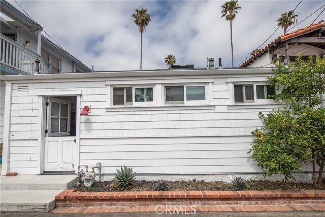 Building Photo - 1143 Catalina St
