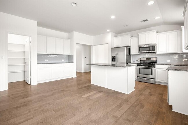 Building Photo - 601 Cortona Ln