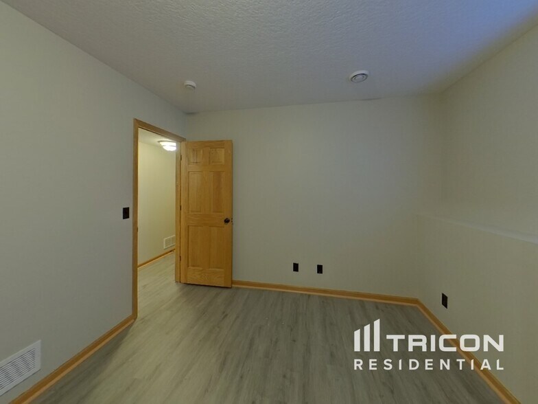 Building Photo - 22209 Red Oak Dr