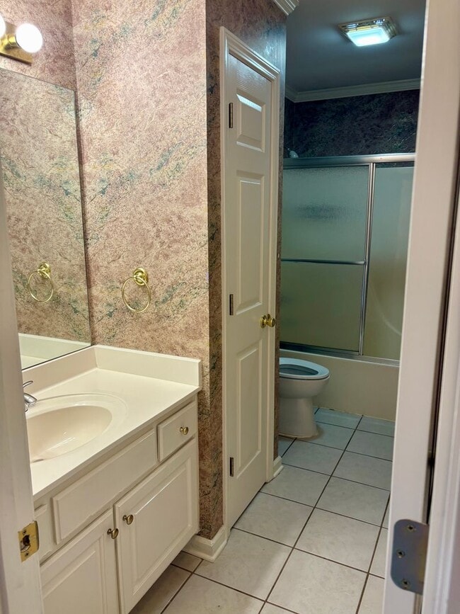 Building Photo - Beautiful Home in Desirable Cherry Creek | 3 Bed + Office | Fully Fenced Yard | Near Baker Elemen...