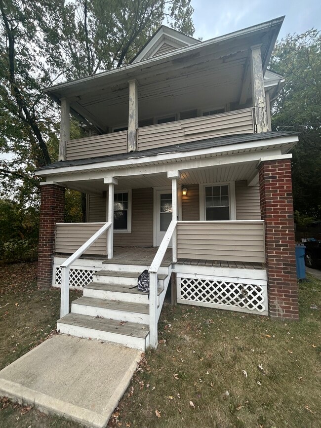Primary Photo - 2349 Elyria Ave