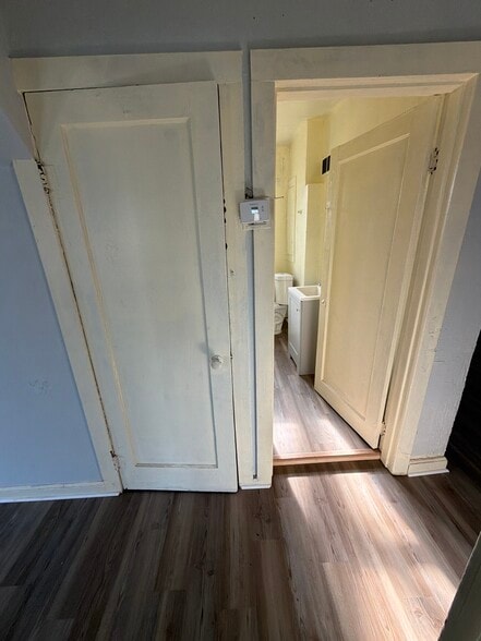 Building Photo - 730 N 74th St