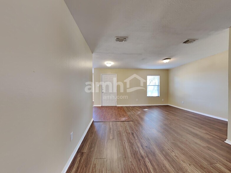 Building Photo - 1514 Lonesome Dove Trail