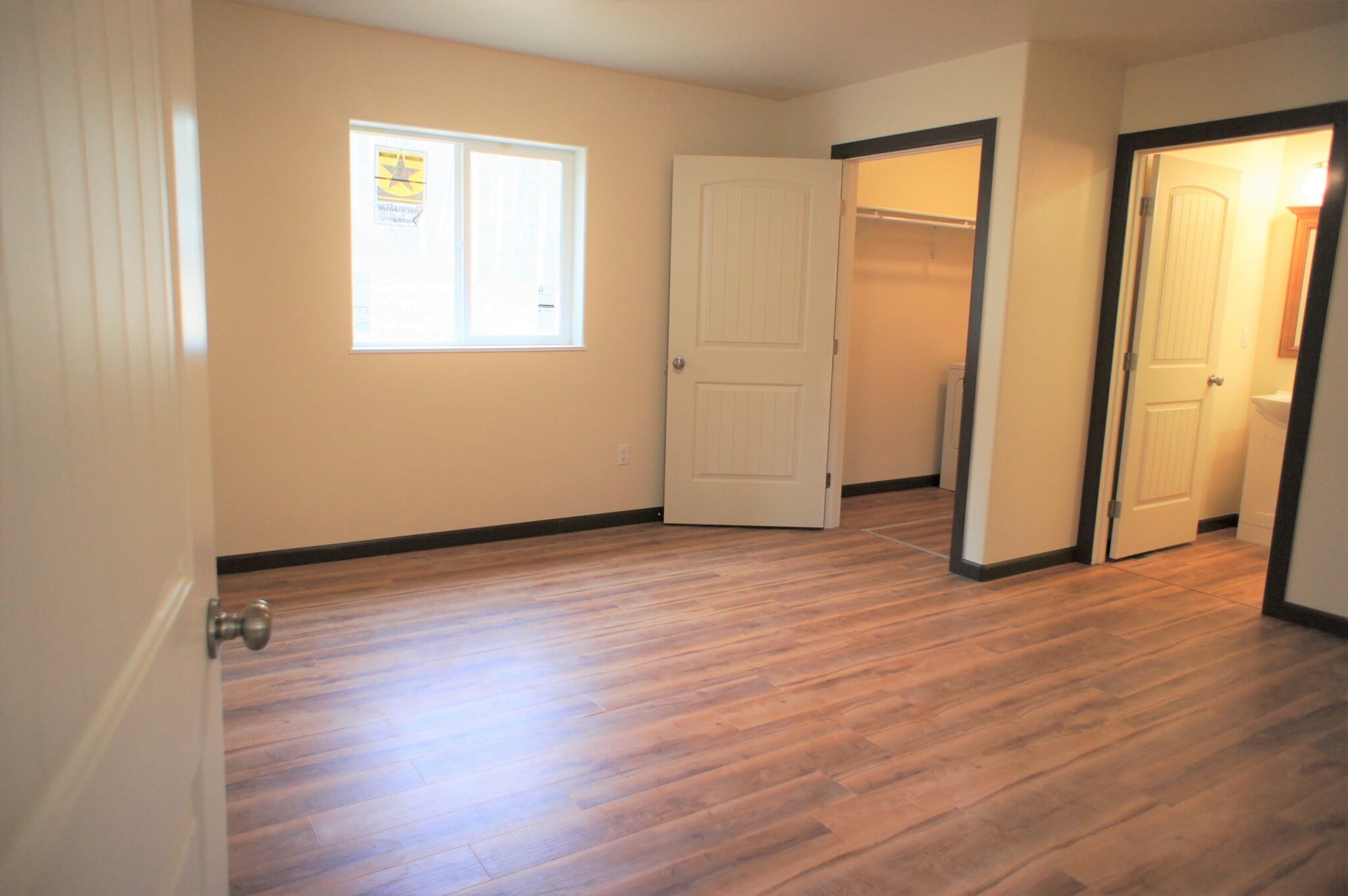 Building Photo - 1732 N Birdsell Dr