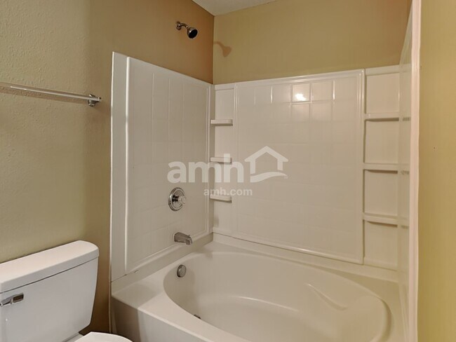 Building Photo - 10844 August Dr