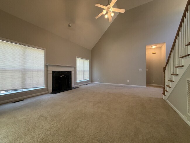 Building Photo - 230 Clinton Crossing Dr