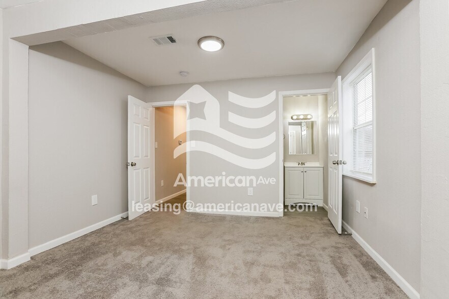 Building Photo - 1413 S Bailey St