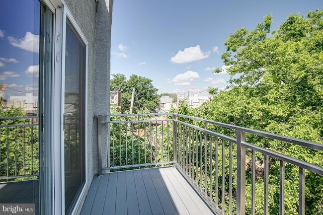 Building Photo - 2015 N College Ave