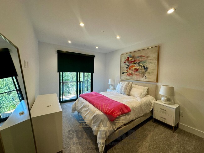 Building Photo - Luxury Mountain Retreat