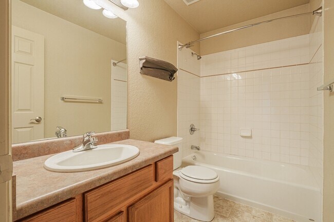 Building Photo - 428 1/2 Keener Street