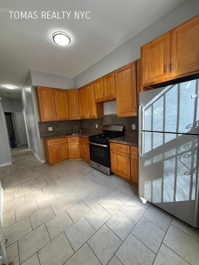 Building Photo - 2106 Arthur Ave