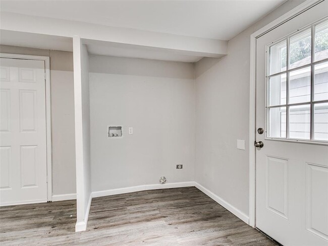 Building Photo - 1429 Casady Ln