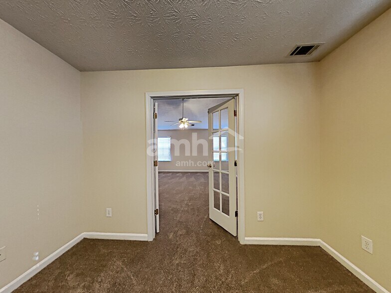 Building Photo - 536 Sydney Walk Ln