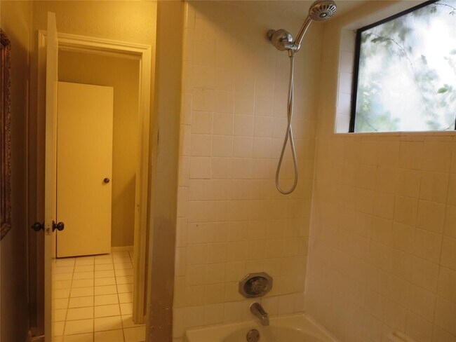 Building Photo - 15715 Gilbertyn Dr