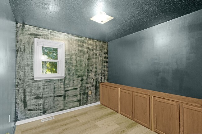 Building Photo - 4 Bed 2 Bath Home for Rent !