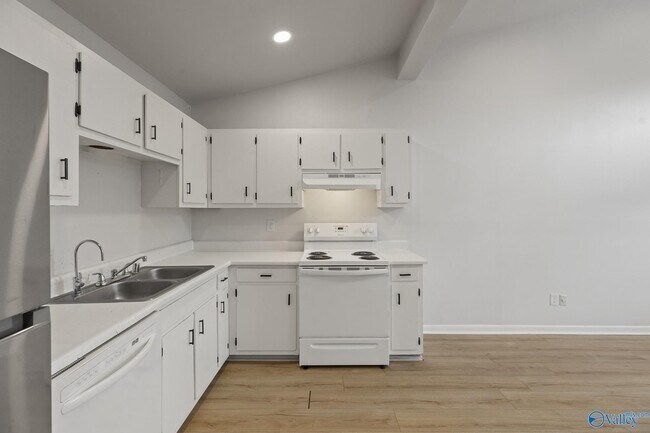 Building Photo - 3704 Squaw Valley Dr SW