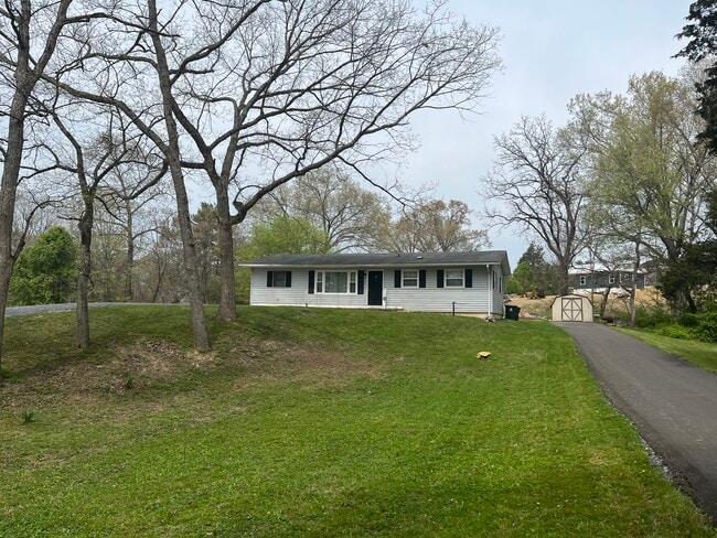 Primary Photo - 117 Blue Friday Rd