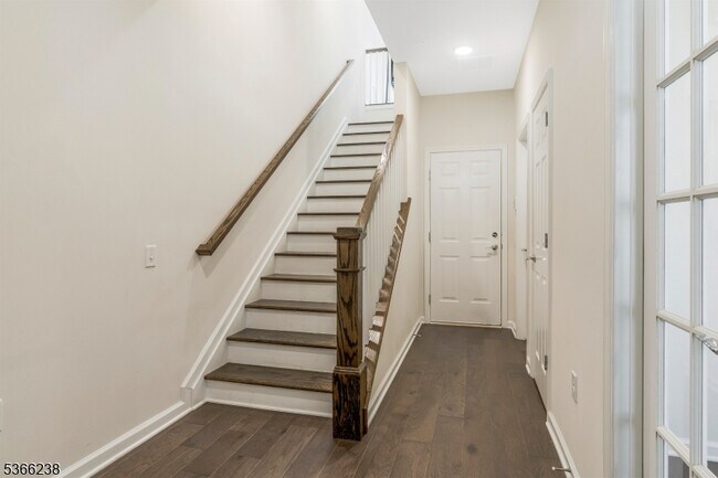 Building Photo - 17 Gala Ct