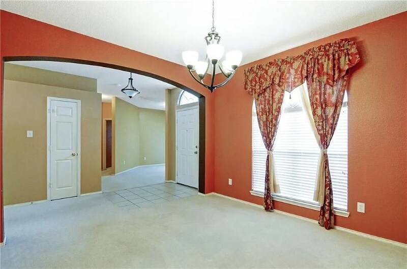 Building Photo - 720 Dandelion Dr
