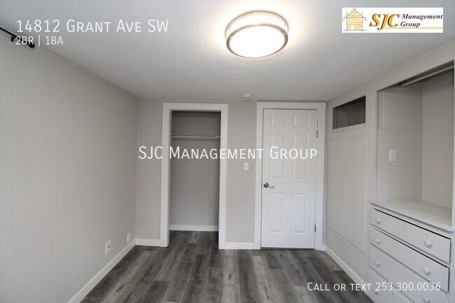 Building Photo - Two bed one bath single family home for re...