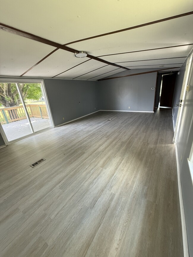 Building Photo - 3719 Fountain Cir