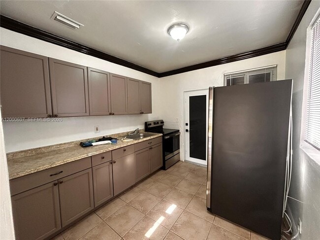 Building Photo - 1354 NW 69th St