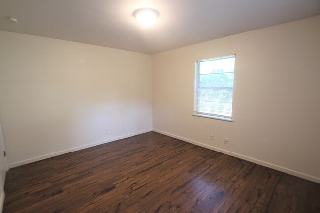 Building Photo - Coming Soon: Beautiful 3 Bedroom, 2 Bathro...