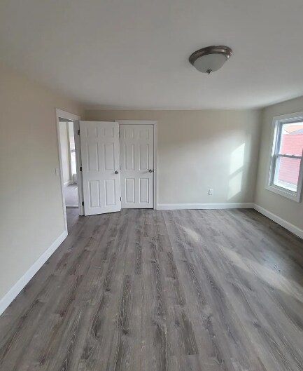 Building Photo - 8 Main St