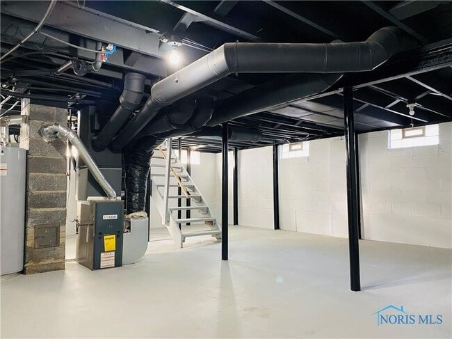 Building Photo - 3263 Blackstone Dr