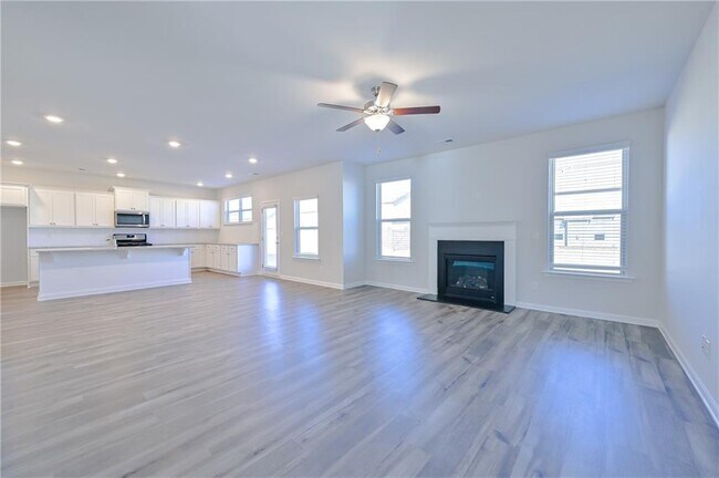 Building Photo - 303 Eleanora Xing