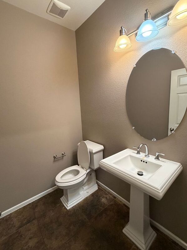 Building Photo - 27238 Avon Ln