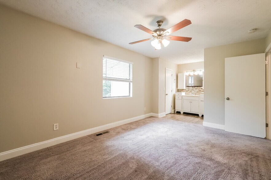 Building Photo - 4910 Brookstone Pkwy