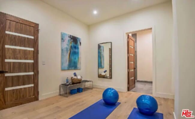 Building Photo - 748 N Detroit St