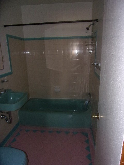 Building Photo - Prime Lakewood Location - 1 Bedroom - (821...