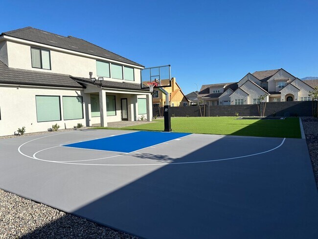 Building Photo - 5 Bedroom Home In Washington Fields