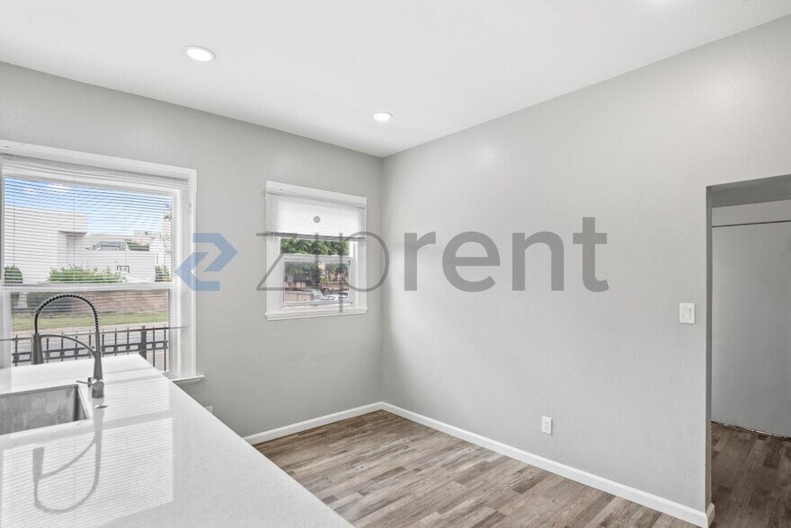 Building Photo - 1202 Adeline St