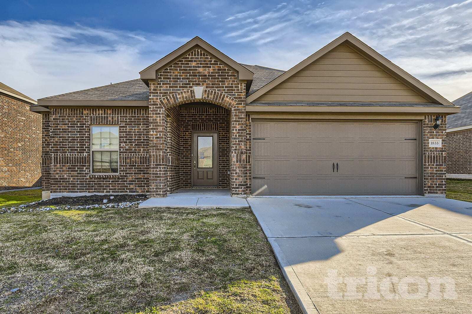 Building Photo - 1833 Chesapeake Dr