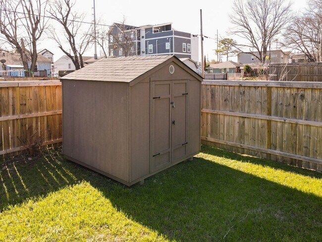 Building Photo - **RENOVATED COTTAGE IN THE NATIONS WITH AN...