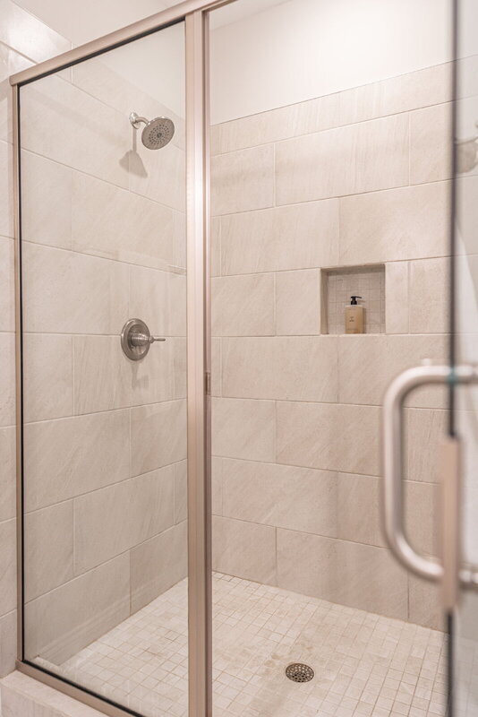 Building Photo - 156 Lakeview Dr