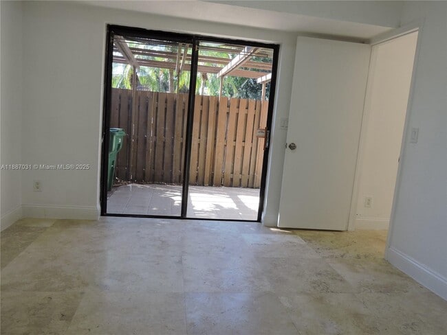 Building Photo - 1316 SW 118th Terrace