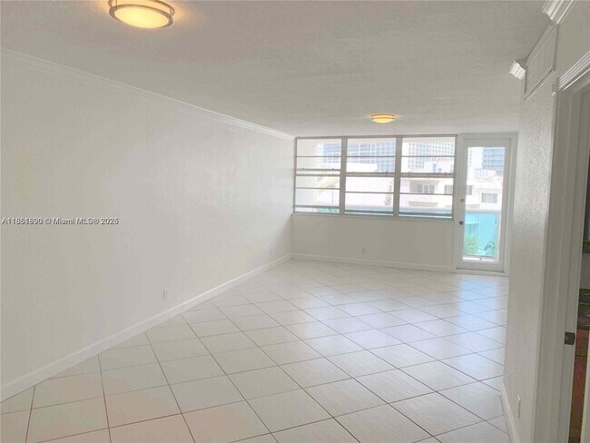 Building Photo - 6770 Indian Creek Dr