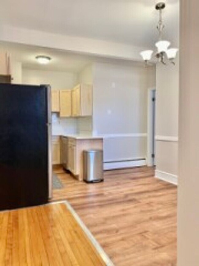 Building Photo - Renovated Brookline / Washington Square 2 Bed on Winthrop Rd for September 1st.  NO FEE