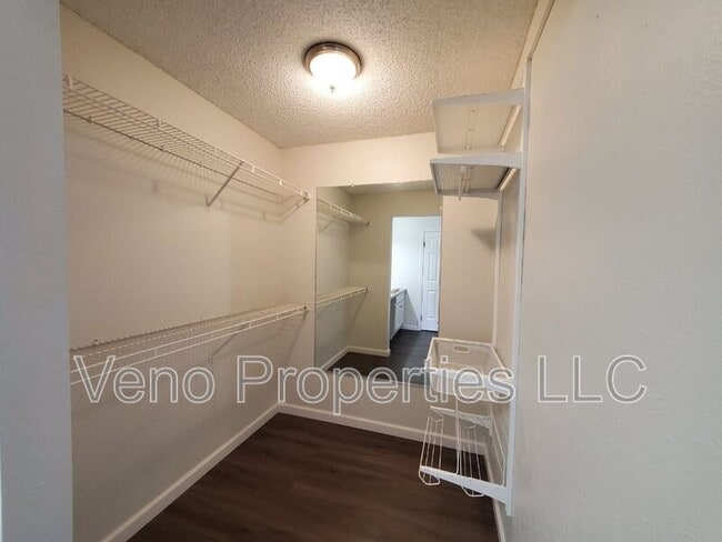 Building Photo - 66 Plaza Ave