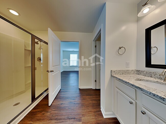 Building Photo - 67 Hogan Dr